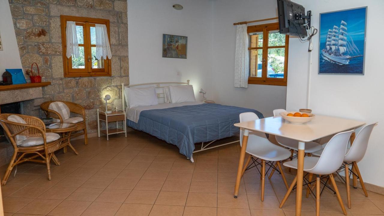 Ferienwohnung Trisilio Kardhamili Exterior foto