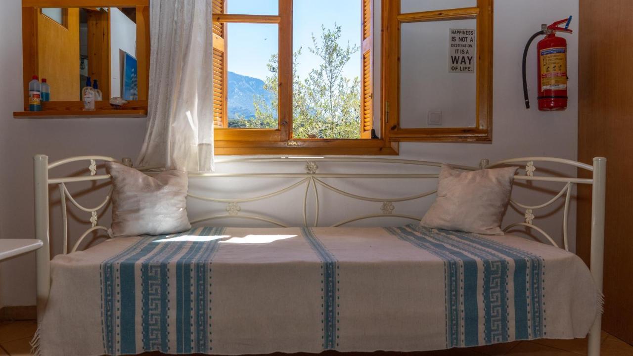 Ferienwohnung Trisilio Kardhamili Exterior foto