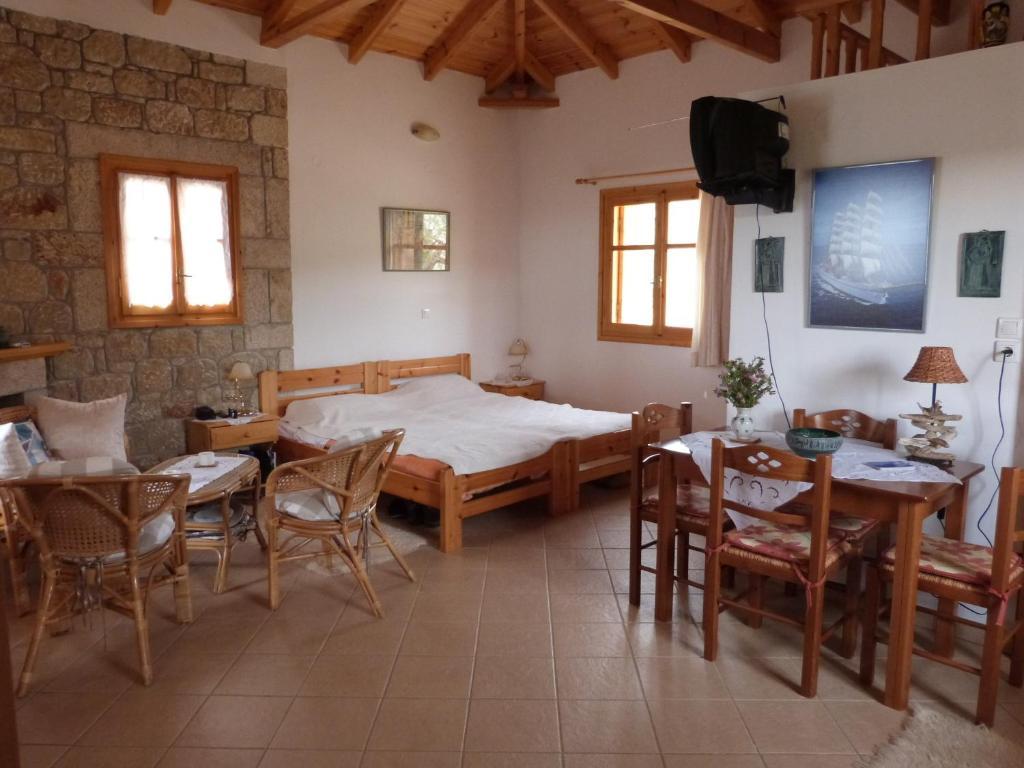 Ferienwohnung Trisilio Kardhamili Zimmer foto