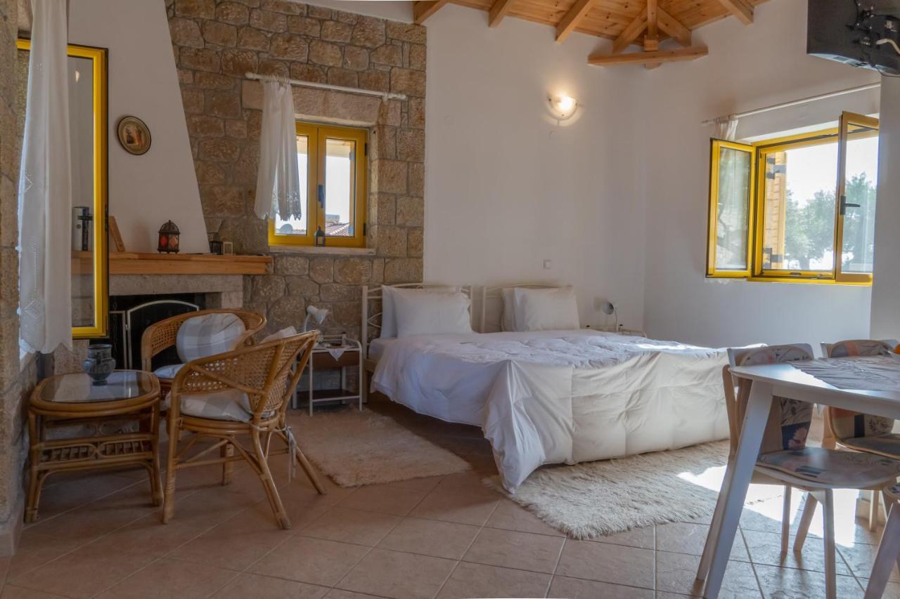 Ferienwohnung Trisilio Kardhamili Exterior foto
